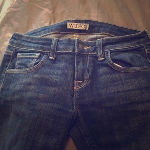 👖🌸 Gently Used Wild fox jeans size 26